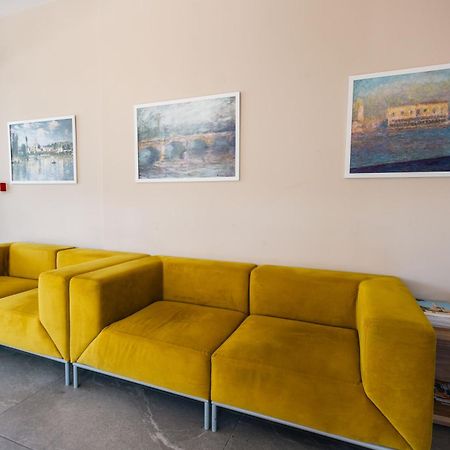 Hotel Verticalplus Haskovo Buitenkant foto