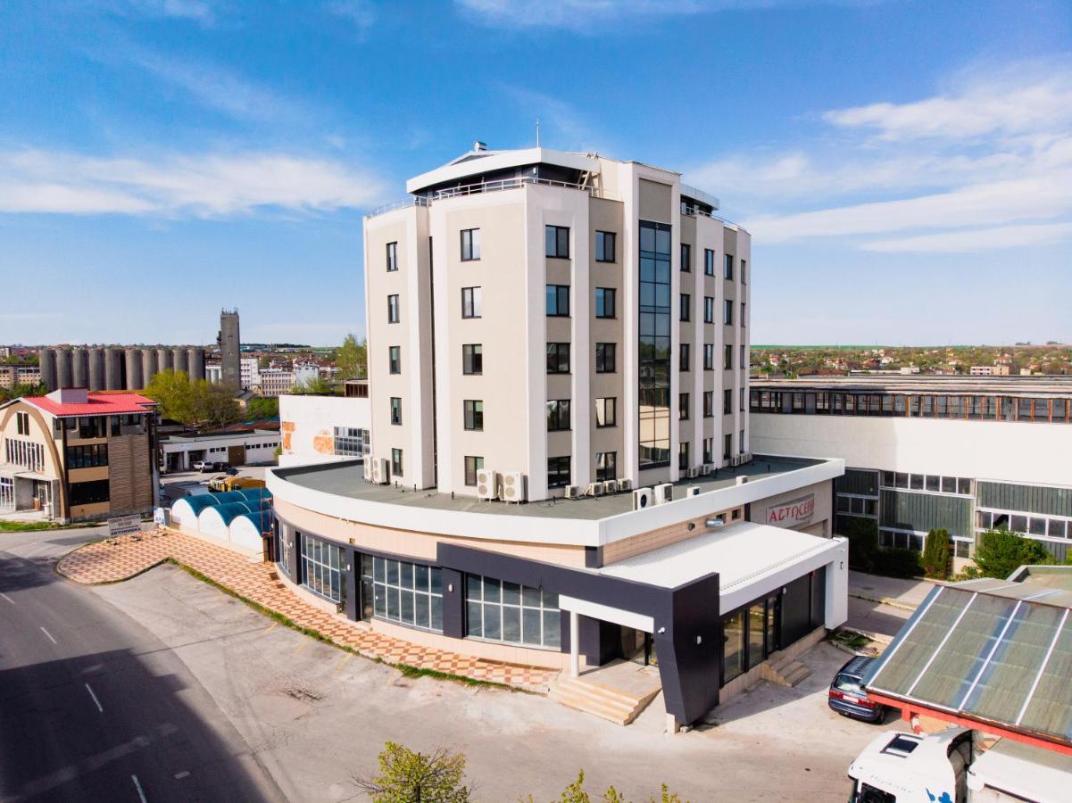 Hotel Verticalplus Haskovo Buitenkant foto
